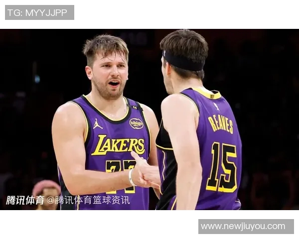 里夫斯称赞东契奇天赋超群与浓眉克里斯蒂关系融洽